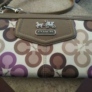 Coach wristlet wallet